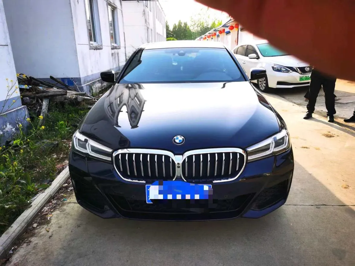 2022 BMW 5 Series 2.0T 252HP L4 8AT,autocango,china used car exporter,china ev exporter,chinese used car exporter,chinese used ev exporter
