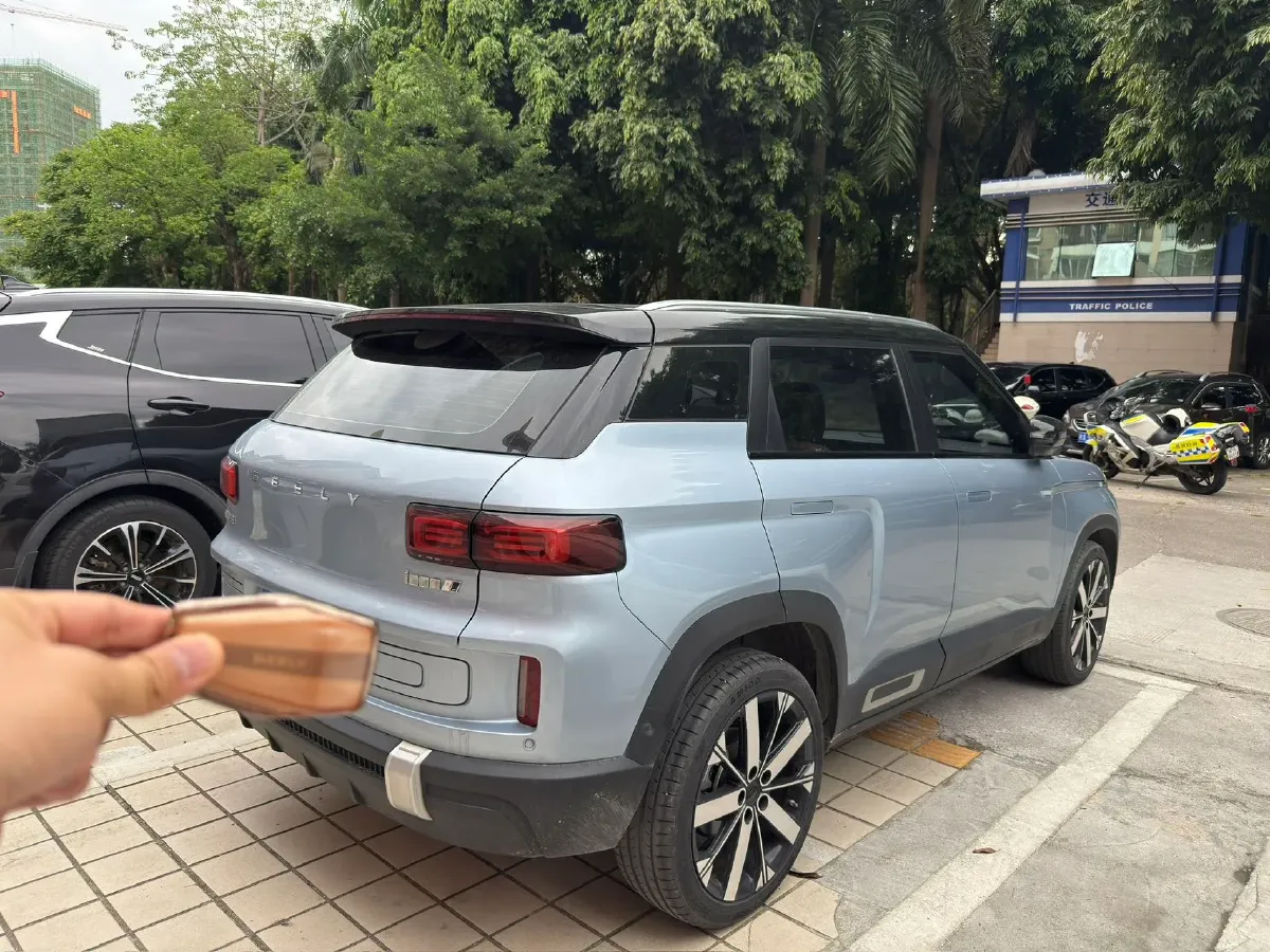 2023 Geely ICON 1.5T 181HP L4 7DCT,autocango,china used car exporter,china ev exporter,chinese used car exporter,chinese used ev exporter