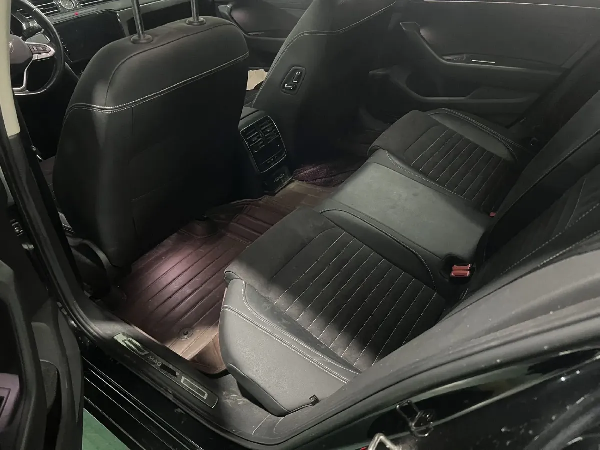 2021 Volkswagen Magotan 2.0T 186HP L4 7DCT,autocango,china used car exporter,china ev exporter,chinese used car exporter,chinese used ev exporter