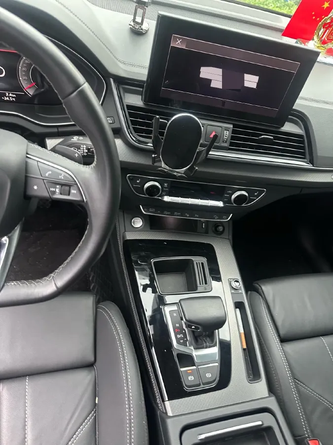 2022 Audi Q5L 2.0T 190HP L4 7DCT,autocango,china used car exporter,china ev exporter,chinese used car exporter,chinese used ev exporter