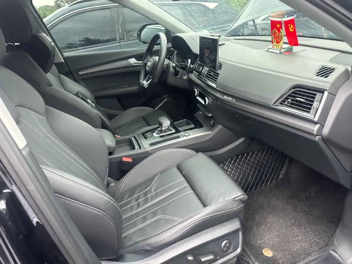 2022 Audi Q5L 2.0T 190HP L4 7DCT,autocango,china used car exporter,china ev exporter,chinese used car exporter,chinese used ev exporter