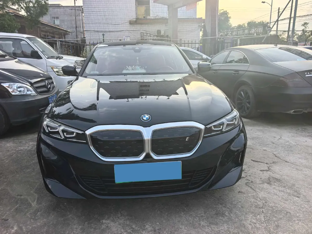 2024 BMW i3 BEV 70KWH,autocango,china used car exporter,china ev exporter,chinese used car exporter,chinese used ev exporter