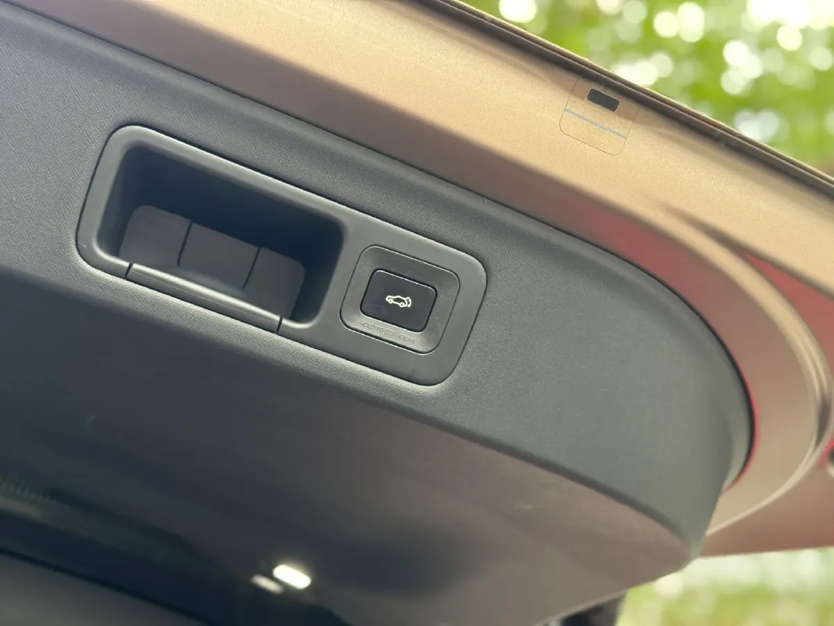 2023 GAC Trumpchi M8 2.0T 190HP L4 E-CVT Hybrid,autocango,china used car exporter,china ev exporter,chinese used car exporter,chinese used ev exporter