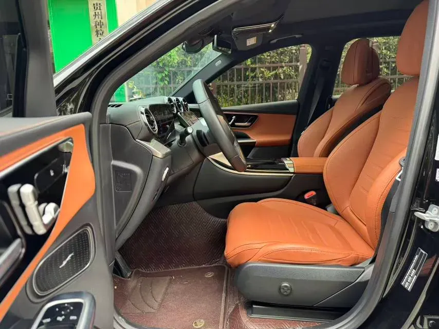 2023 Mercedes-Benz GLC Class 2.0T 204HP L4 9AT,autocango,china used car exporter,china ev exporter,chinese used car exporter,chinese used ev exporter