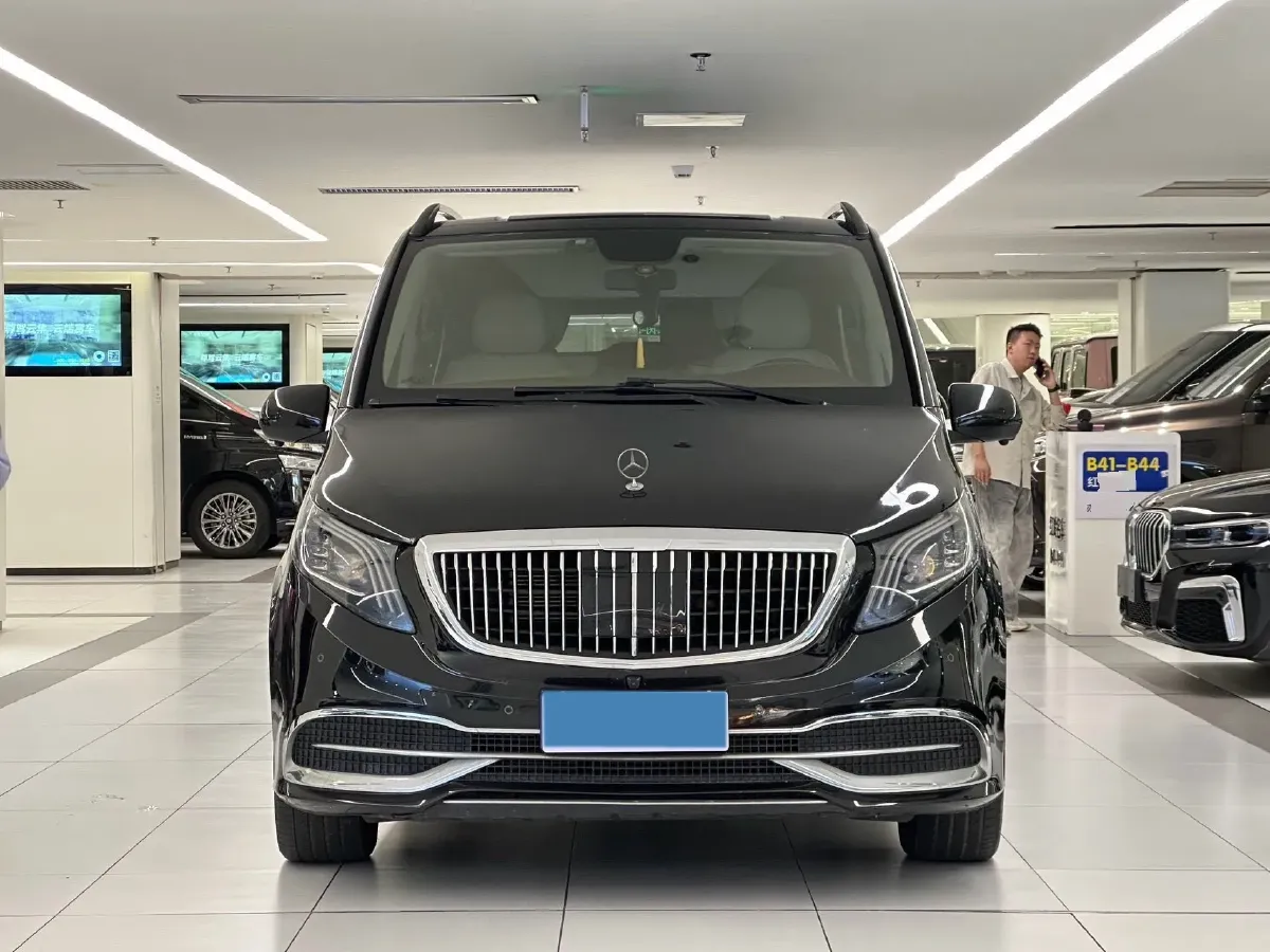 2021 Mercedes-Benz Vito 2.0T 211HP L4 9AT,autocango,china used car exporter,china ev exporter,chinese used car exporter,chinese used ev exporter