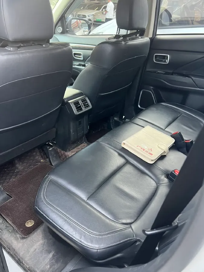 2019 Mitsubishi Outlander 2.0L 166HP L4 CVT,autocango,china used car exporter,china ev exporter,chinese used car exporter,chinese used ev exporter