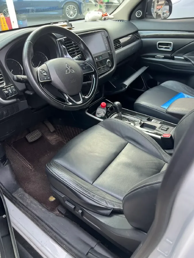 2019 Mitsubishi Outlander 2.0L 166HP L4 CVT,autocango,china used car exporter,china ev exporter,chinese used car exporter,chinese used ev exporter