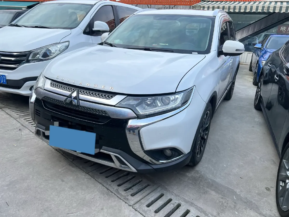 2019 Mitsubishi Outlander 2.0L 166HP L4 CVT,autocango,china used car exporter,china ev exporter,chinese used car exporter,chinese used ev exporter