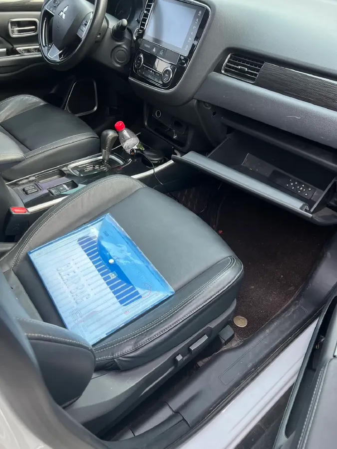 2019 Mitsubishi Outlander 2.0L 166HP L4 CVT,autocango,china used car exporter,china ev exporter,chinese used car exporter,chinese used ev exporter