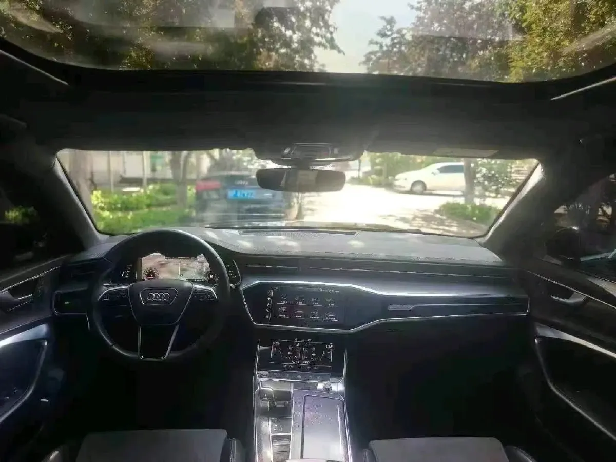 2019 Mercedes-Benz E Class 1.5T 184HP L4 9AT,autocango,china used car exporter,china ev exporter,chinese used car exporter,chinese used ev exporter