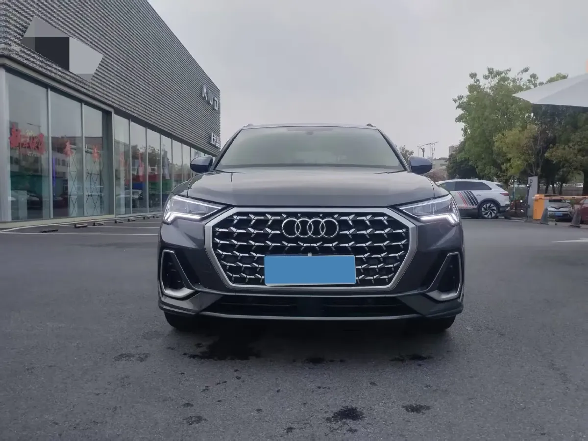 2024 Audi Q3 1.5T 160HP L4 7DCT,autocango,china used car exporter,china ev exporter,chinese used car exporter,chinese used ev exporter