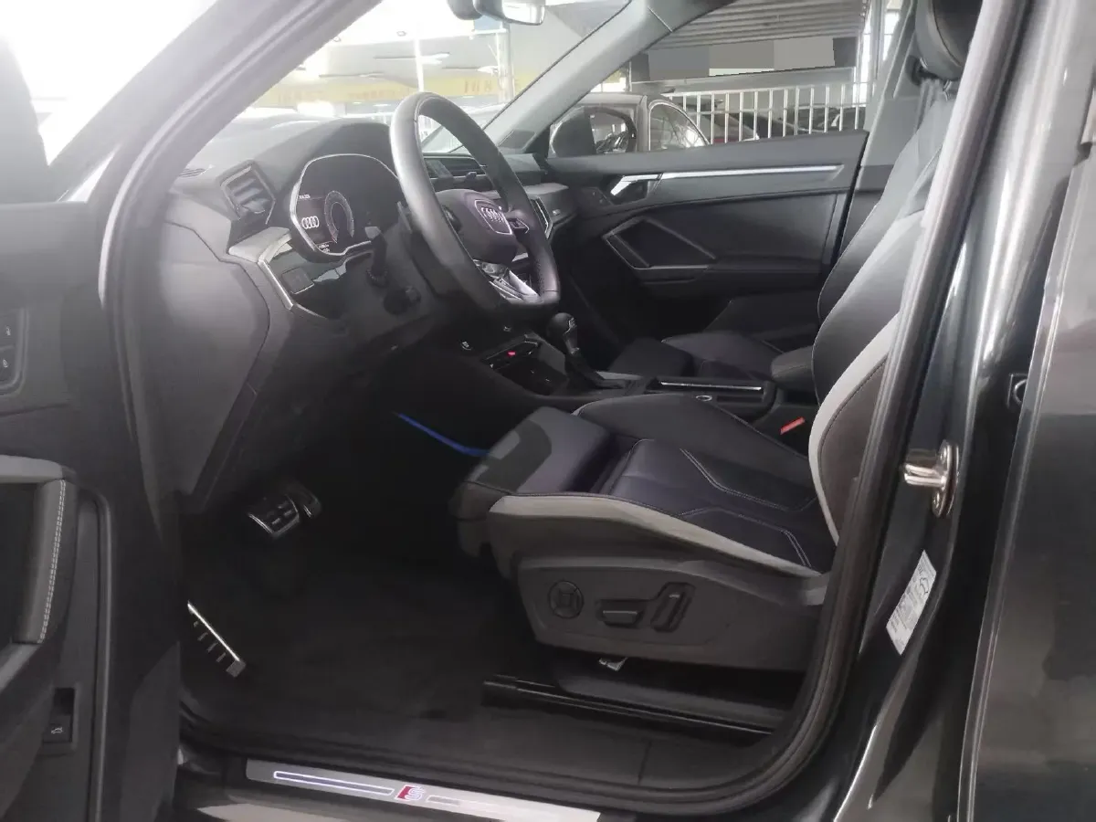 2024 Audi Q3 1.5T 160HP L4 7DCT,autocango,china used car exporter,china ev exporter,chinese used car exporter,chinese used ev exporter