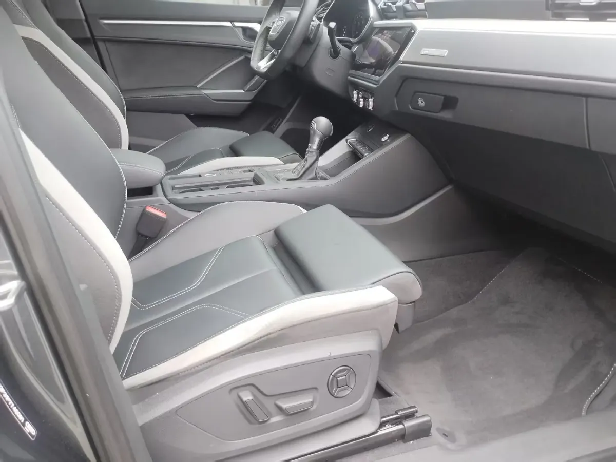 2024 Audi Q3 1.5T 160HP L4 7DCT,autocango,china used car exporter,china ev exporter,chinese used car exporter,chinese used ev exporter