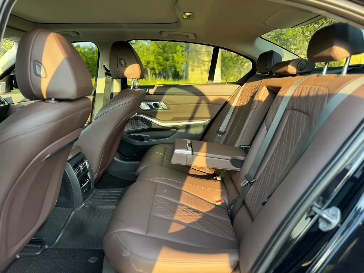 2023 BMW 3 Series 2.0T 184HP L4 8AT,autocango,china used car exporter,china ev exporter,chinese used car exporter,chinese used ev exporter