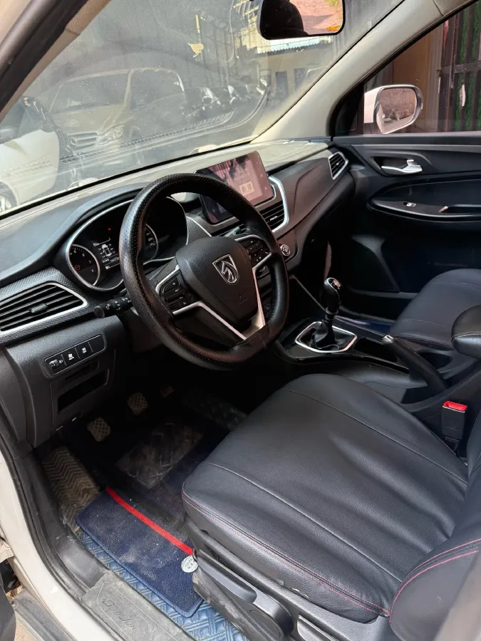 2019 BaoJun 730 1.5L 105HP L4 6MT,autocango,china used car exporter,china ev exporter,chinese used car exporter,chinese used ev exporter