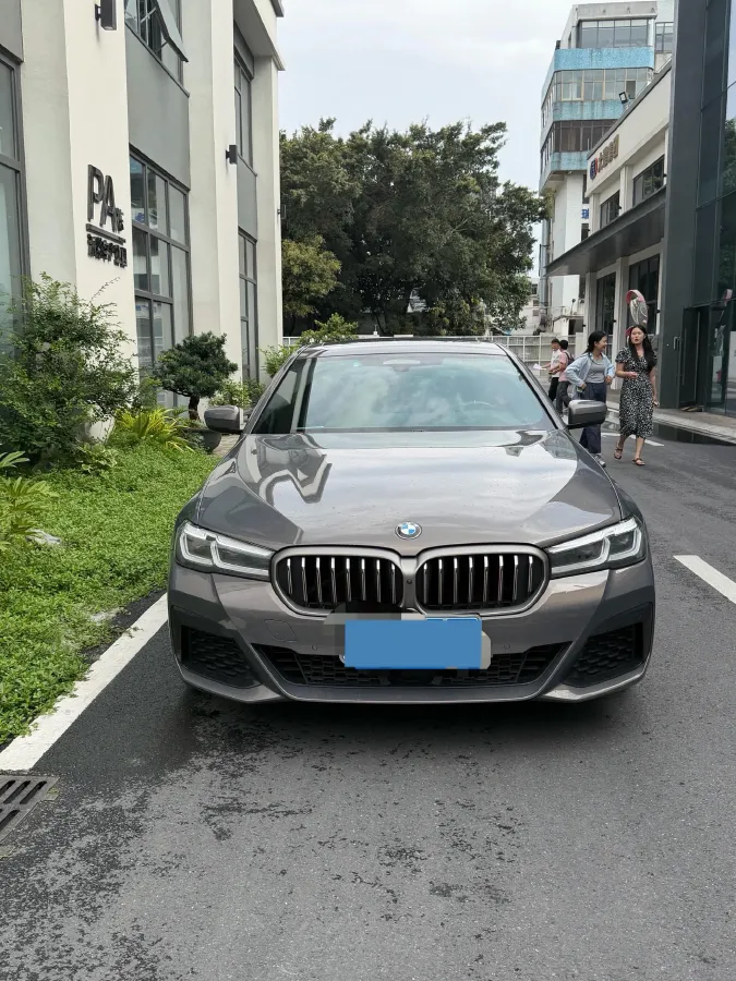 2022 BMW 5 Series 2.0T 252HP L4 8AT,autocango,china used car exporter,china ev exporter,chinese used car exporter,chinese used ev exporter