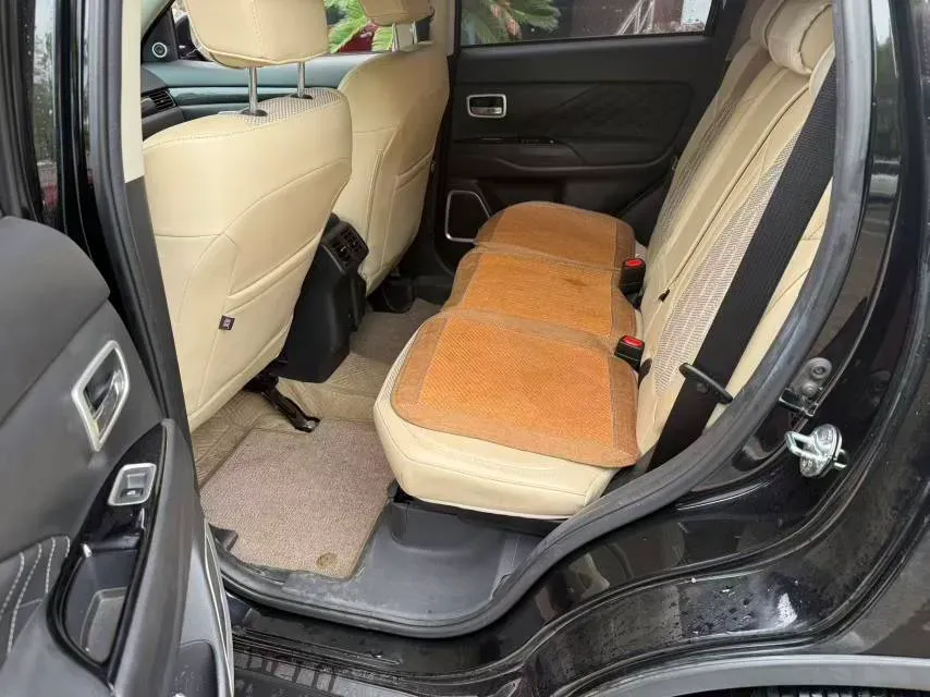 2020 Mitsubishi Outlander 2.4L 192HP L4 CVT,autocango,china used car exporter,china ev exporter,chinese used car exporter,chinese used ev exporter