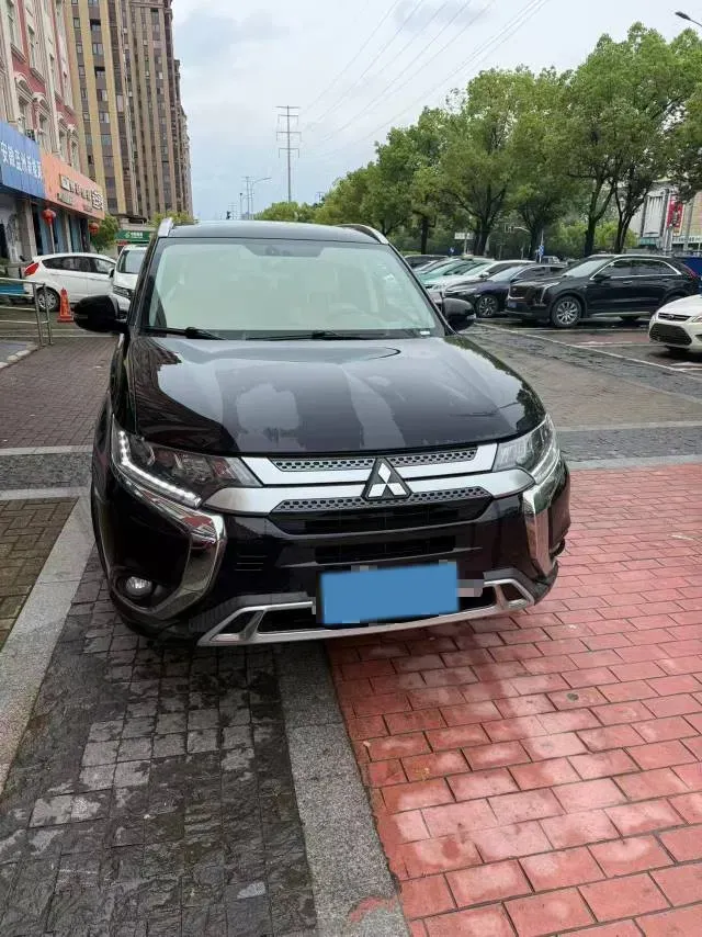 2020 Mitsubishi Outlander 2.4L 192HP L4 CVT,autocango,china used car exporter,china ev exporter,chinese used car exporter,chinese used ev exporter