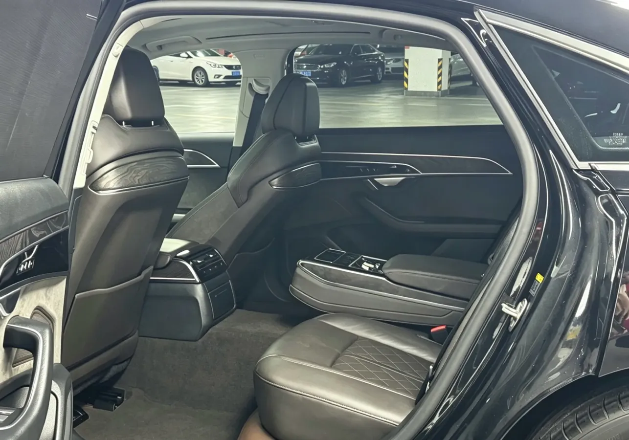 2022 Audi A8 3.0T 286HP V6 8AT,autocango,china used car exporter,china ev exporter,chinese used car exporter,chinese used ev exporter