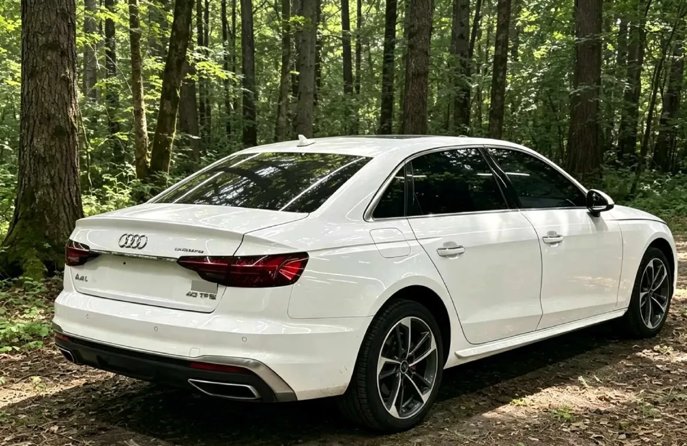 2022 Audi A4L 2.0T 190HP L4 7DCT,autocango,china used car exporter,china ev exporter,chinese used car exporter,chinese used ev exporter