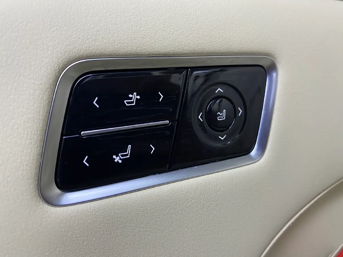 2023 Buick GL8 2.0T 237HP L4 9AT,autocango,china used car exporter,china ev exporter,chinese used car exporter,chinese used ev exporter