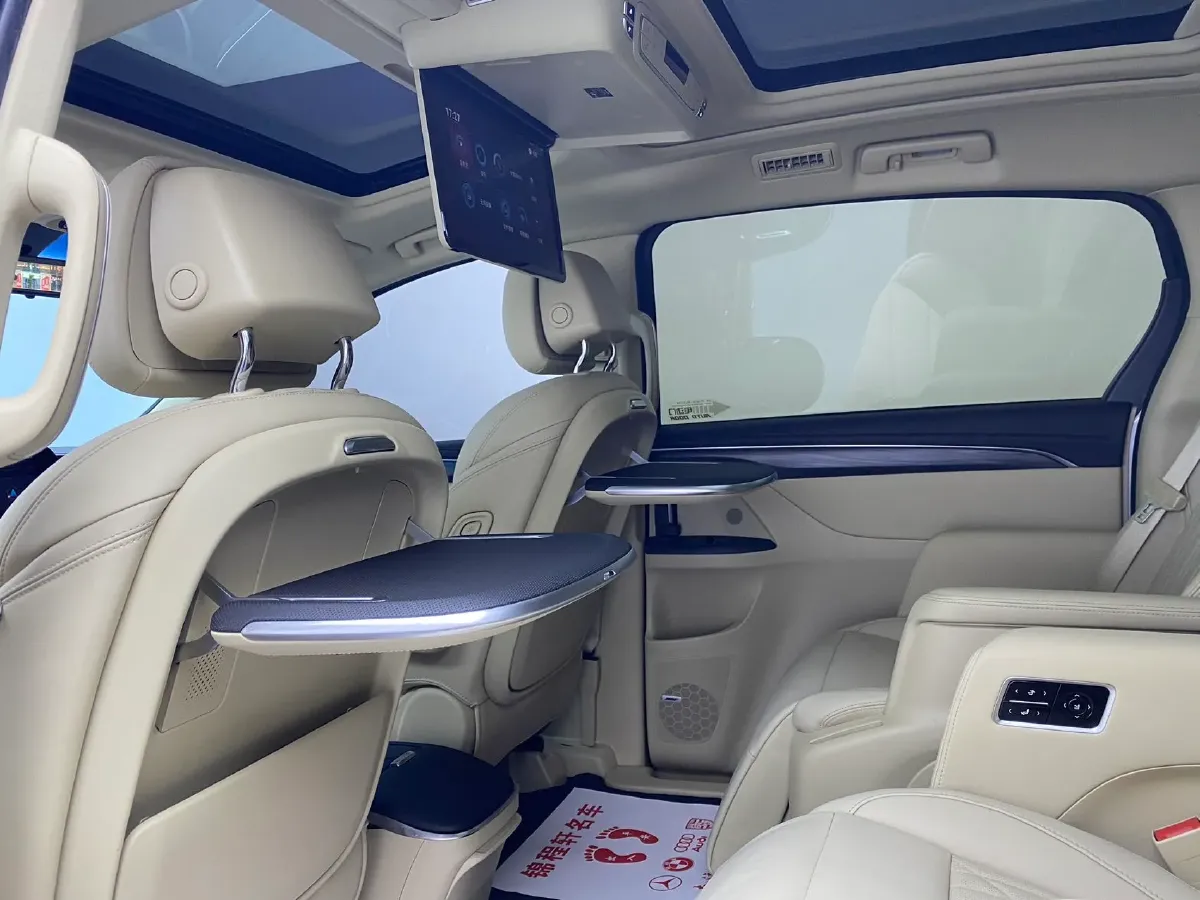 2023 Buick GL8 2.0T 237HP L4 9AT,autocango,china used car exporter,china ev exporter,chinese used car exporter,chinese used ev exporter