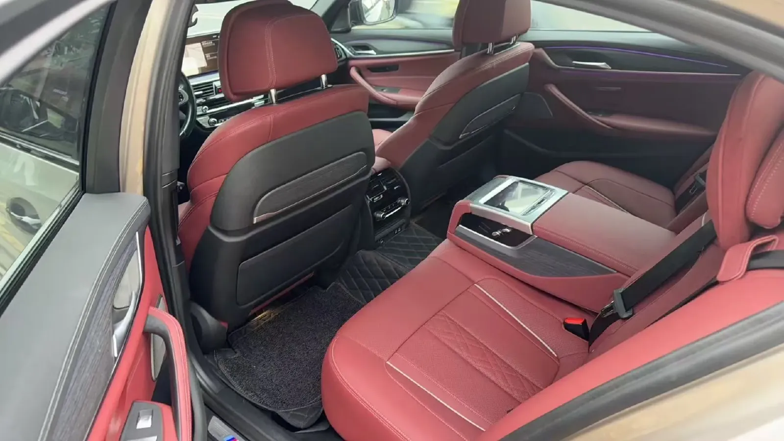 2021 BMW 5 Series 2.0T 252HP L4 8AT,autocango,china used car exporter,china ev exporter,chinese used car exporter,chinese used ev exporter