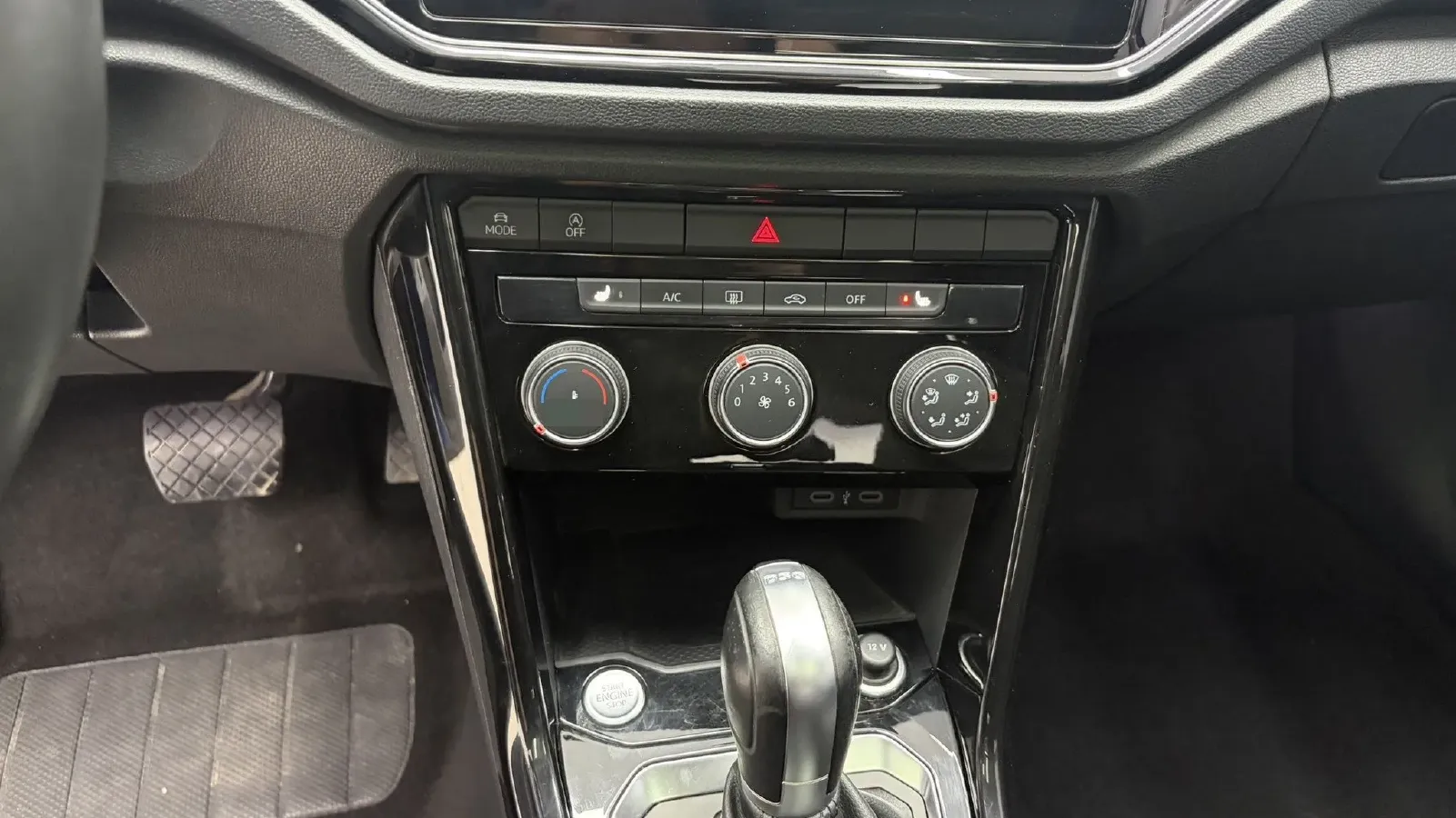 2022 Volkswagen T-Roc 1.4T 150HP L4 7DCT,autocango,china used car exporter,china ev exporter,chinese used car exporter,chinese used ev exporter