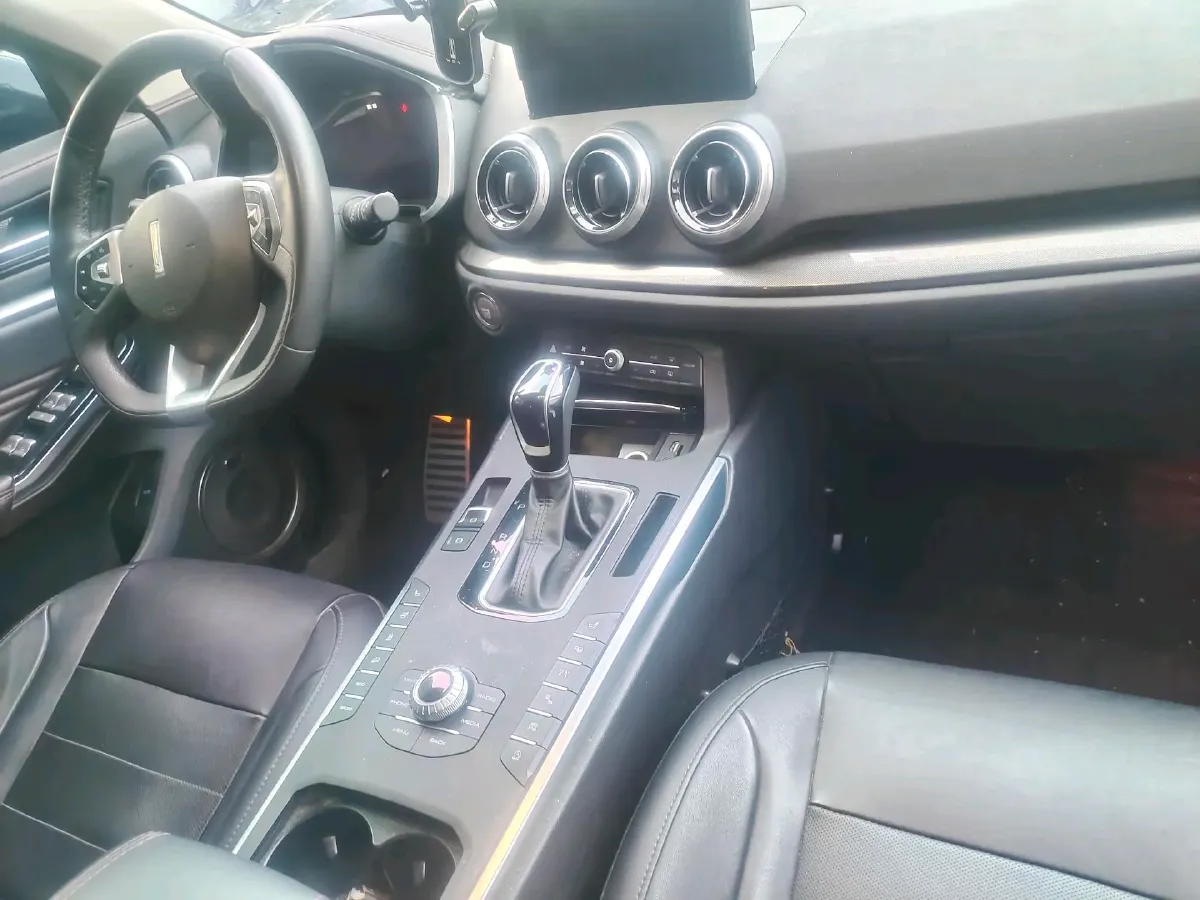 2017 WEY VV5 2.0T 197HP L4 7DCT,autocango,china used car exporter,china ev exporter,chinese used car exporter,chinese used ev exporter