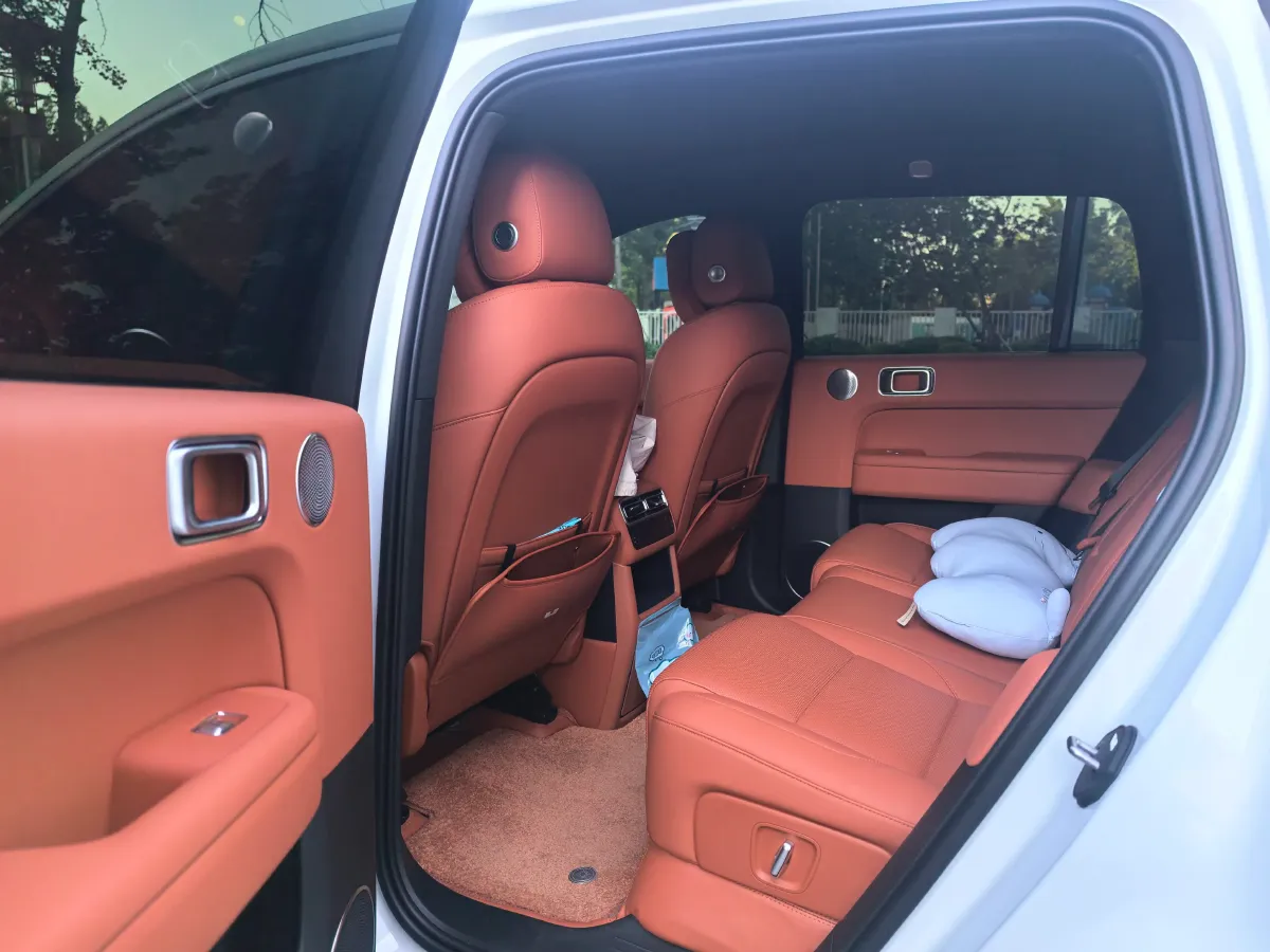 2025 Li L6 Range Extended 154HP L4 REEV,autocango,china used car exporter,china ev exporter,chinese used car exporter,chinese used ev exporter