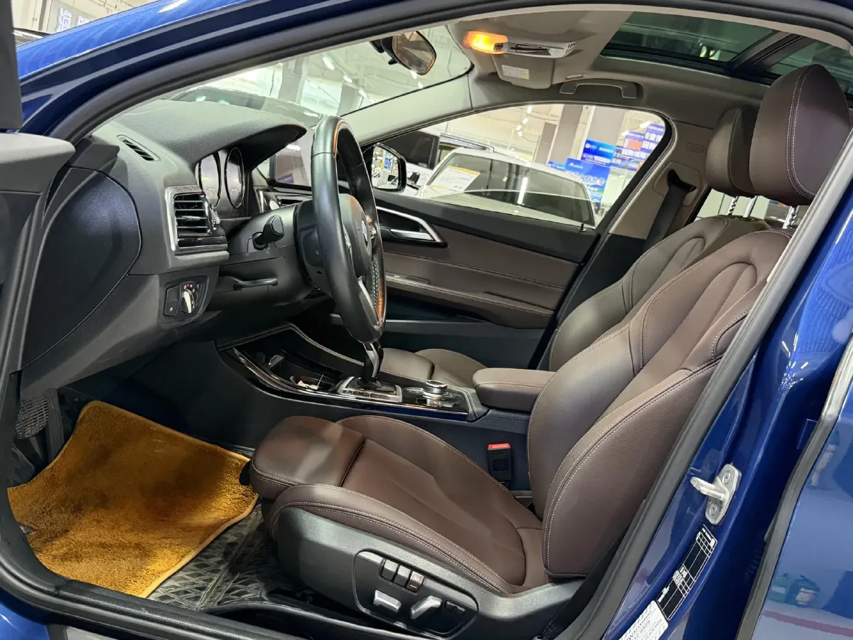 2022 BMW 1 Series 1.5T 140HP L3 7DCT,autocango,china used car exporter,china ev exporter,chinese used car exporter,chinese used ev exporter