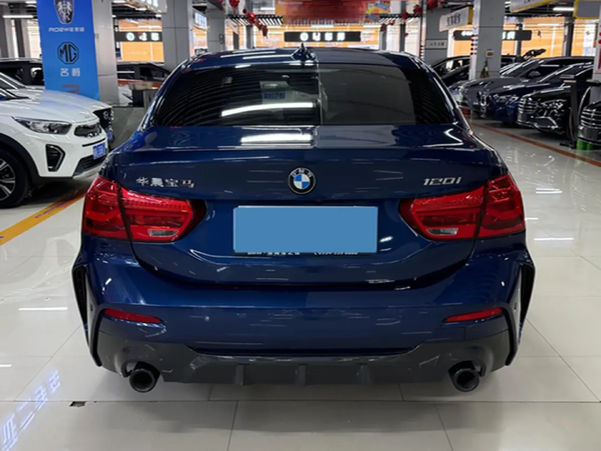 2022 BMW 1 Series 1.5T 140HP L3 7DCT,autocango,china used car exporter,china ev exporter,chinese used car exporter,chinese used ev exporter