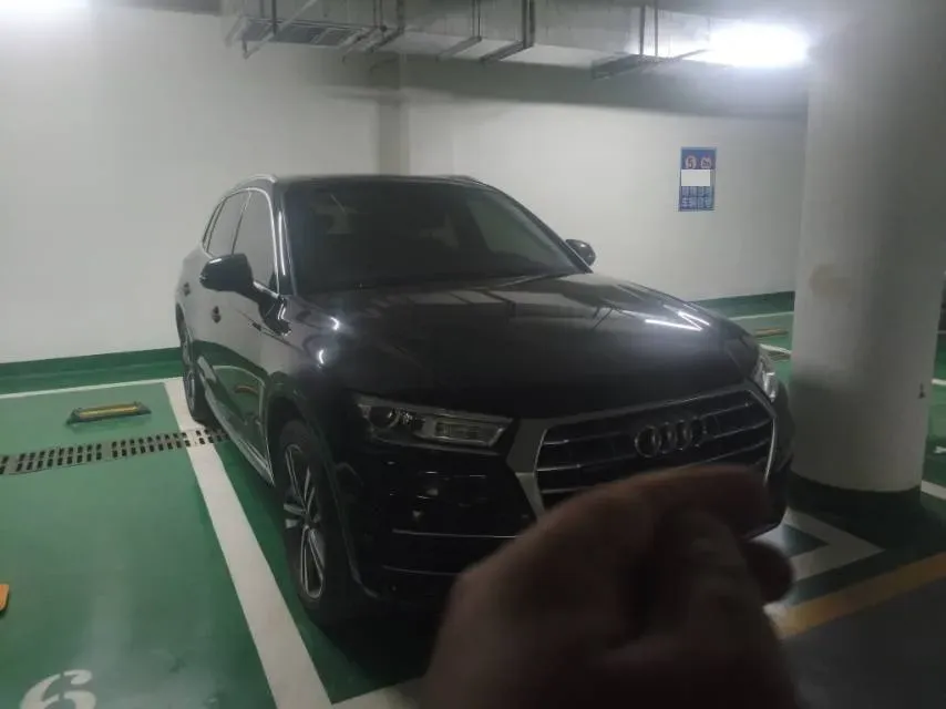 2020 Audi Q5L 2.0T 190HP L4 7DCT,autocango,china used car exporter,china ev exporter,chinese used car exporter,chinese used ev exporter