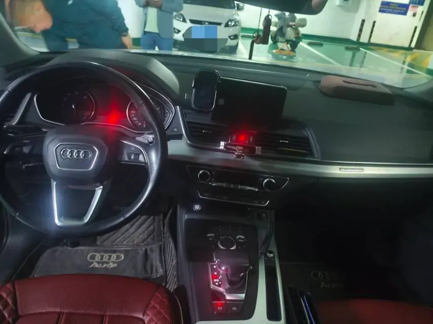 2020 Audi Q5L 2.0T 190HP L4 7DCT,autocango,china used car exporter,china ev exporter,chinese used car exporter,chinese used ev exporter