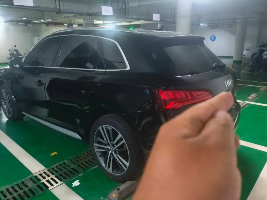 2020 Audi Q5L 2.0T 190HP L4 7DCT,autocango,china used car exporter,china ev exporter,chinese used car exporter,chinese used ev exporter