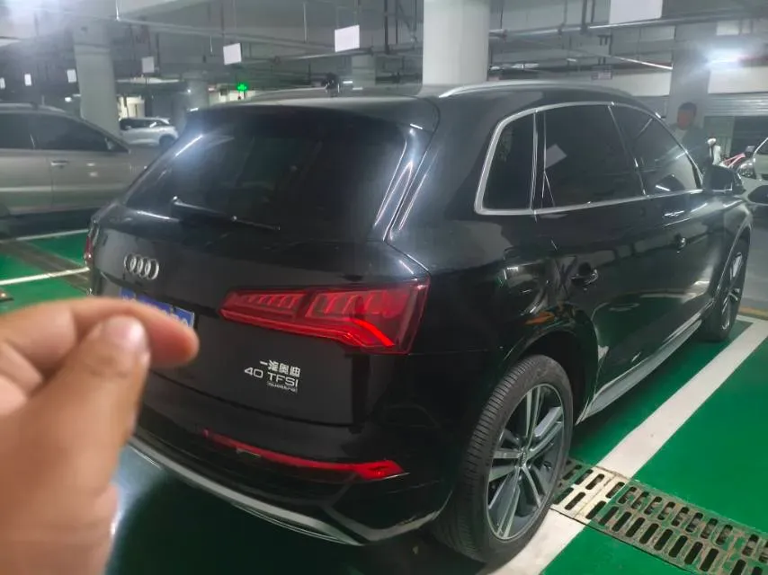2020 Audi Q5L 2.0T 190HP L4 7DCT,autocango,china used car exporter,china ev exporter,chinese used car exporter,chinese used ev exporter