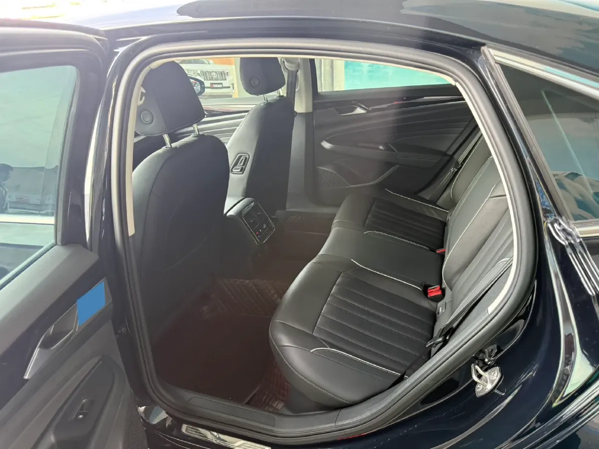 2023 Volkswagen Passat 2.0T 186HP L4 7DCT,autocango,china used car exporter,china ev exporter,chinese used car exporter,chinese used ev exporter