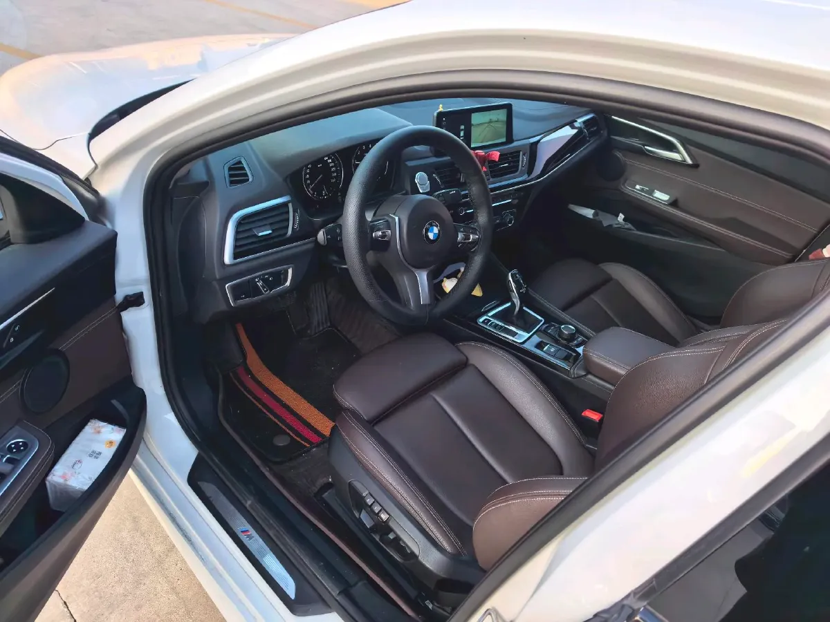 2020 BMW 1 Series 1.5T 140HP L3 7DCT,autocango,china used car exporter,china ev exporter,chinese used car exporter,chinese used ev exporter
