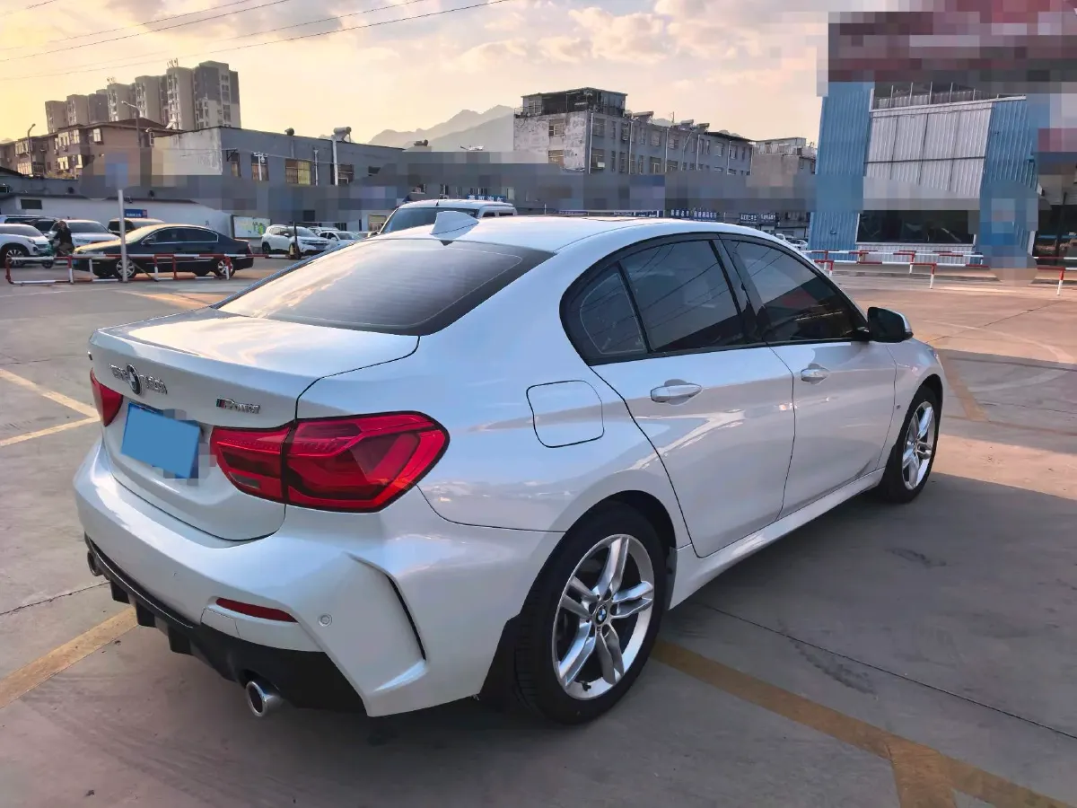 2020 BMW 1 Series 1.5T 140HP L3 7DCT,autocango,china used car exporter,china ev exporter,chinese used car exporter,chinese used ev exporter