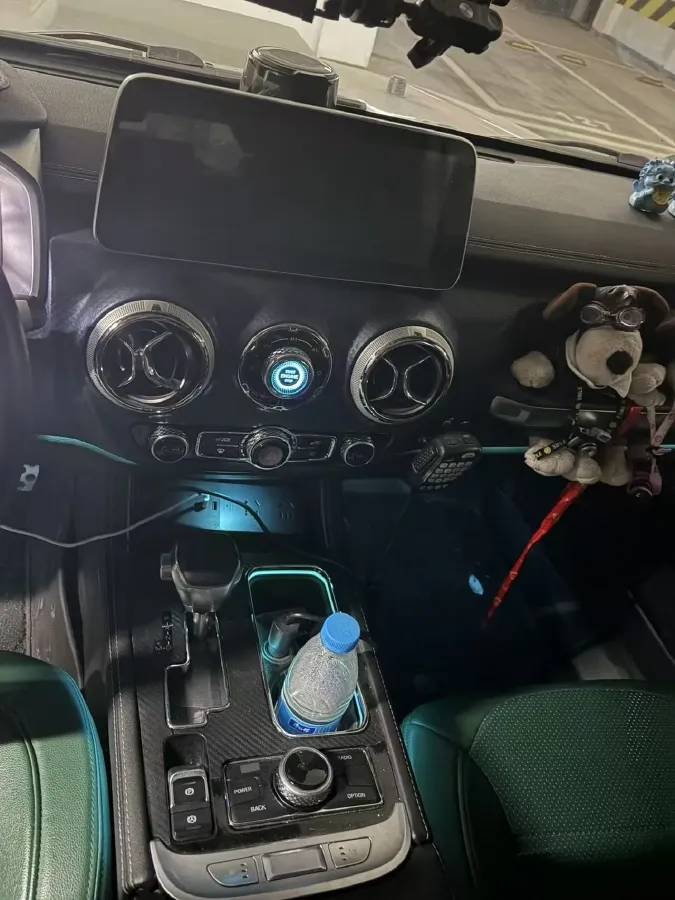 2020 Beijing BJ40 2.3T 231HP L4 6AT,autocango,china used car exporter,china ev exporter,chinese used car exporter,chinese used ev exporter