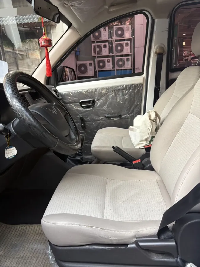 2019 WuLing HongGuang V 1.5L 105HP L4 5MT,autocango,china used car exporter,china ev exporter,chinese used car exporter,chinese used ev exporter