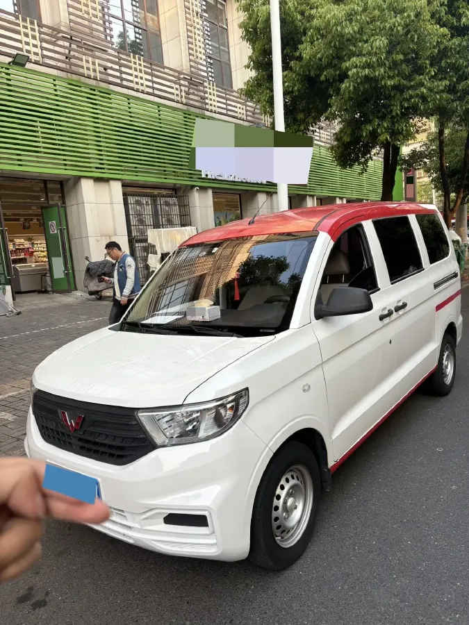 2019 WuLing HongGuang V 1.5L 105HP L4 5MT,autocango,china used car exporter,china ev exporter,chinese used car exporter,chinese used ev exporter