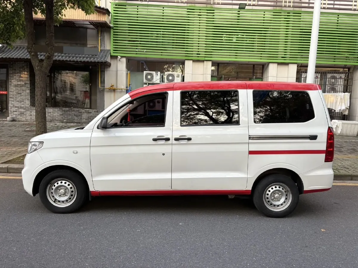 2019 WuLing HongGuang V 1.5L 105HP L4 5MT,autocango,china used car exporter,china ev exporter,chinese used car exporter,chinese used ev exporter