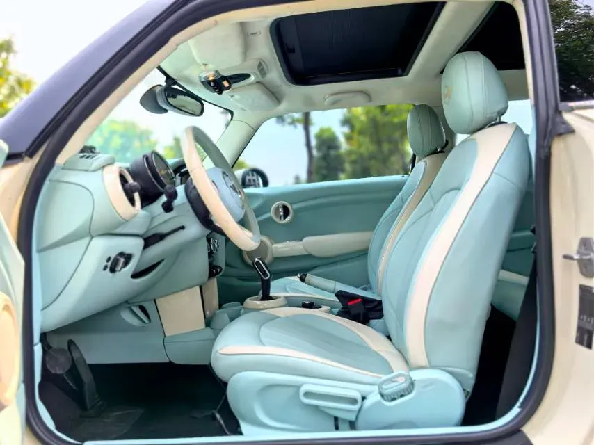 2021 MINI MINI 1.5T 102HP L3 7DCT,autocango,china used car exporter,china ev exporter,chinese used car exporter,chinese used ev exporter