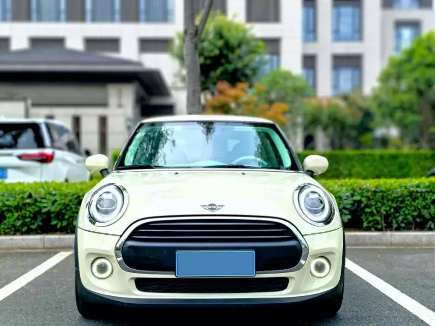 2021 MINI MINI 1.5T 102HP L3 7DCT,autocango,china used car exporter,china ev exporter,chinese used car exporter,chinese used ev exporter