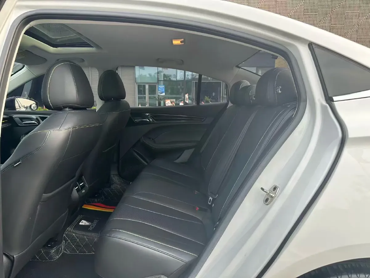 2021 Roewe i5 1.5L 120HP L4 CVT,autocango,china used car exporter,china ev exporter,chinese used car exporter,chinese used ev exporter