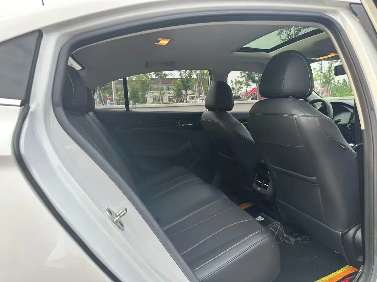 2021 Roewe i5 1.5L 120HP L4 CVT,autocango,china used car exporter,china ev exporter,chinese used car exporter,chinese used ev exporter