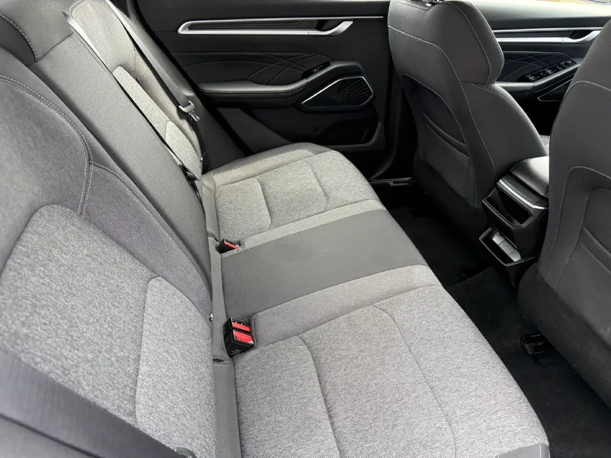 2025 Geely Emgrand 1.5L 127HP L4 5MT,autocango,china used car exporter,china ev exporter,chinese used car exporter,chinese used ev exporter