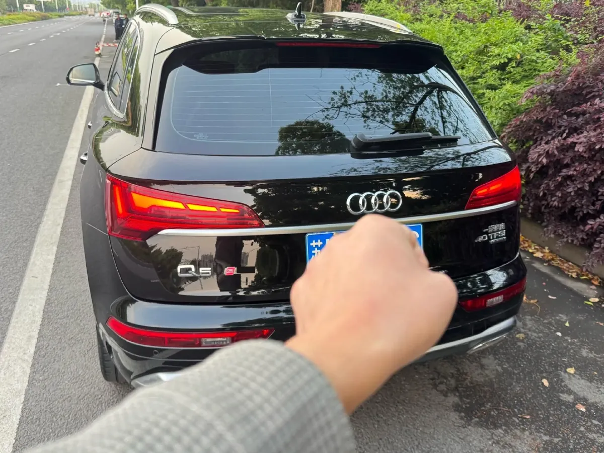 2022 Audi Q5L 2.0T 190HP L4 7DCT,autocango,china used car exporter,china ev exporter,chinese used car exporter,chinese used ev exporter