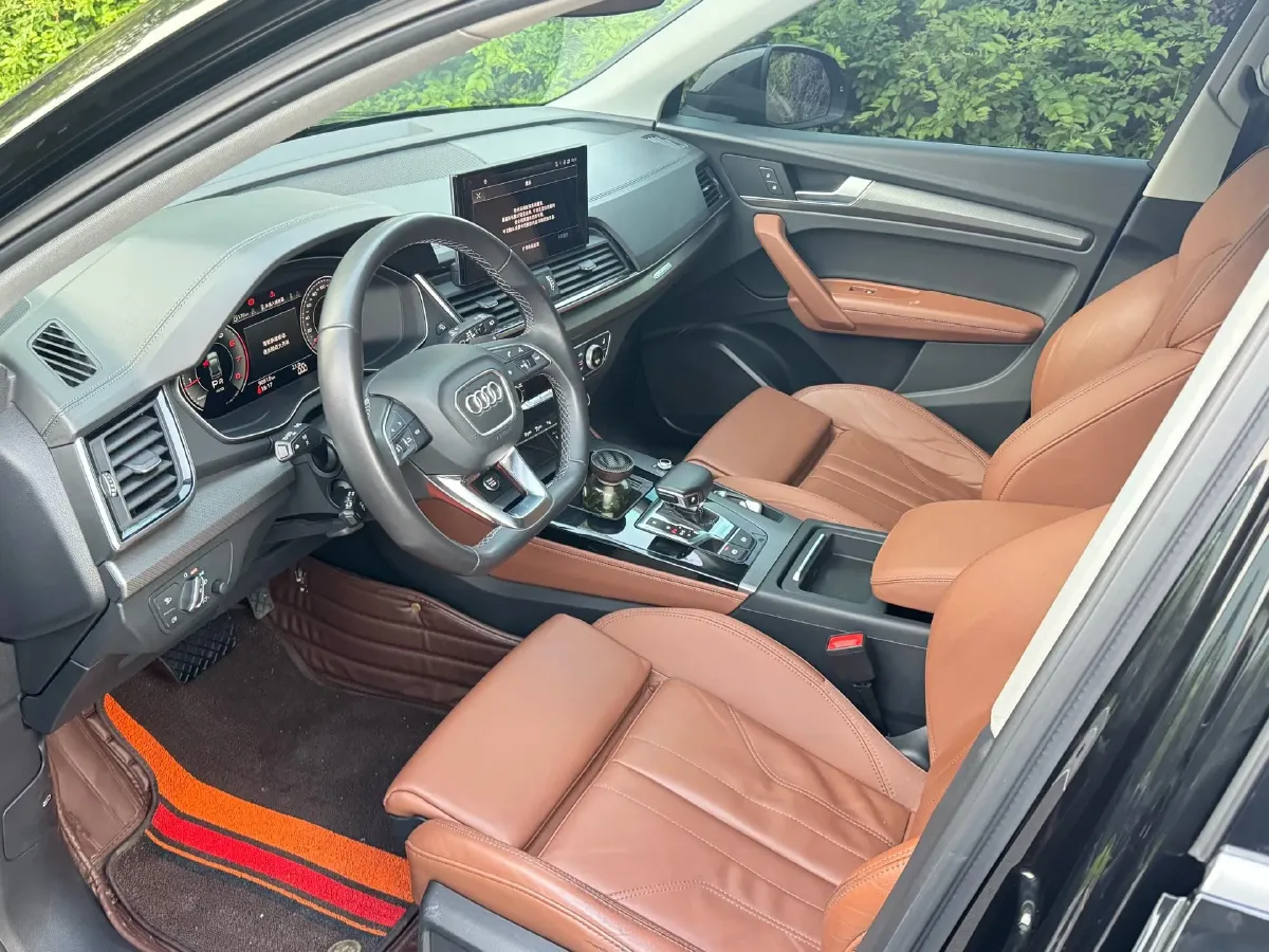 2022 Audi Q5L 2.0T 190HP L4 7DCT,autocango,china used car exporter,china ev exporter,chinese used car exporter,chinese used ev exporter